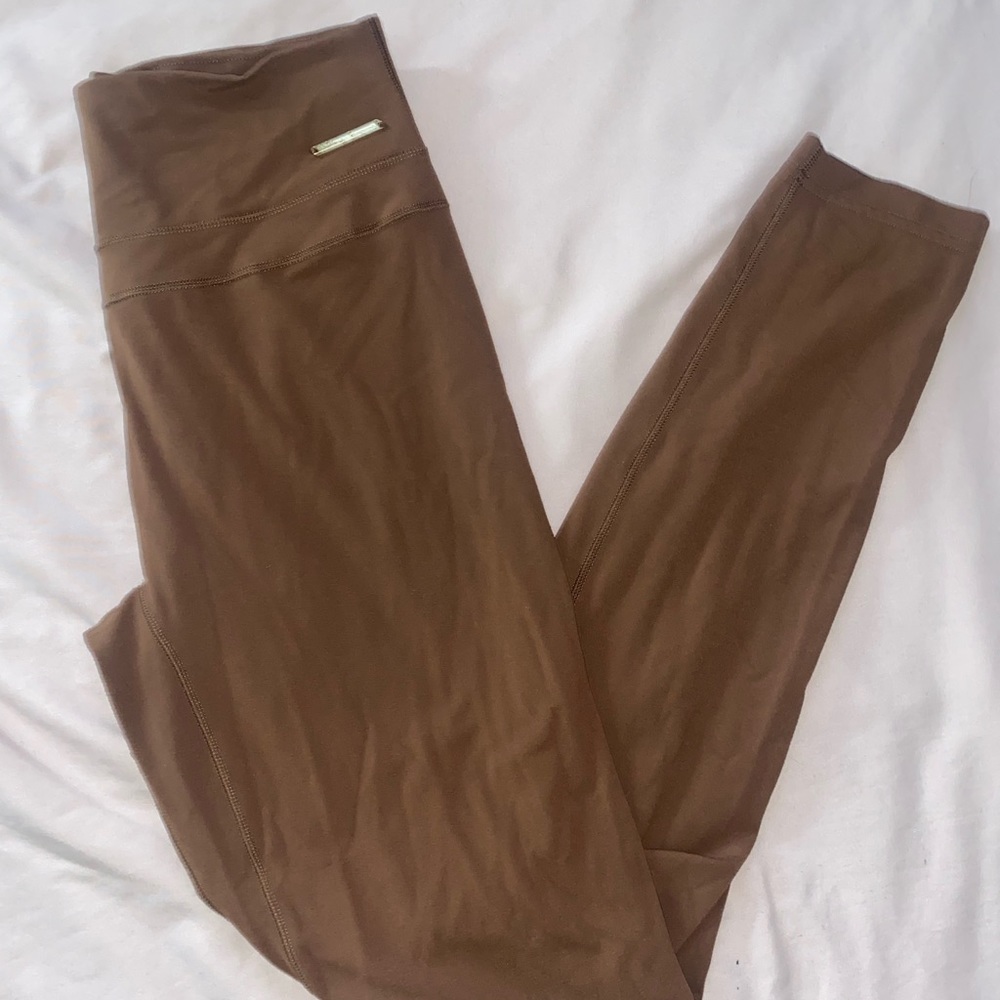 whitney simmons Gymshark brown leggings
